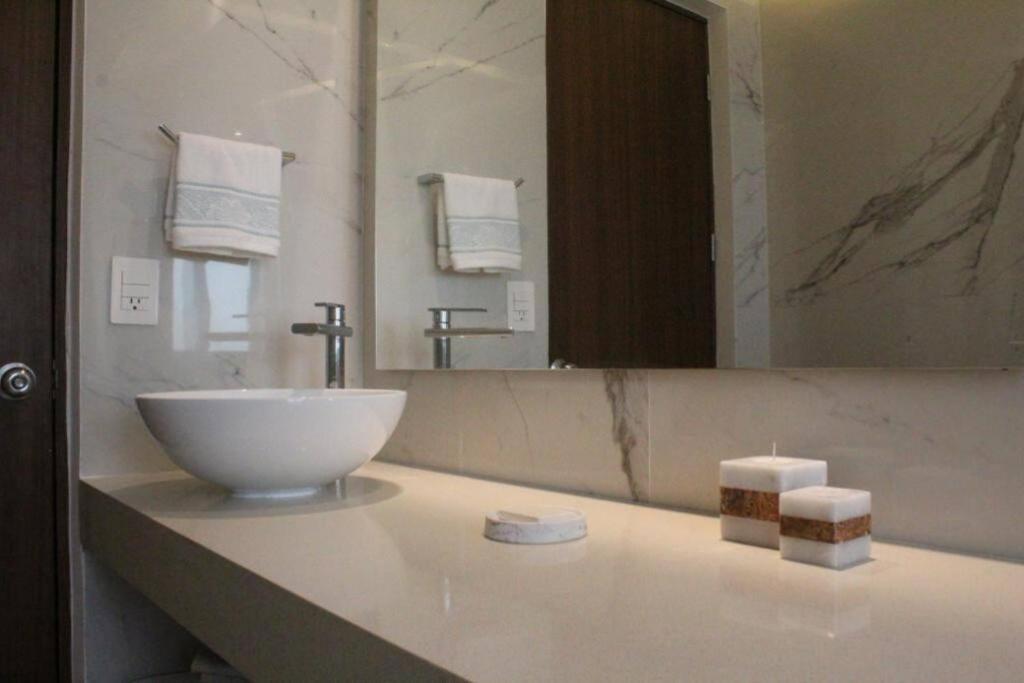 Beach Front Renewed Apartment 칸쿤 외부 사진