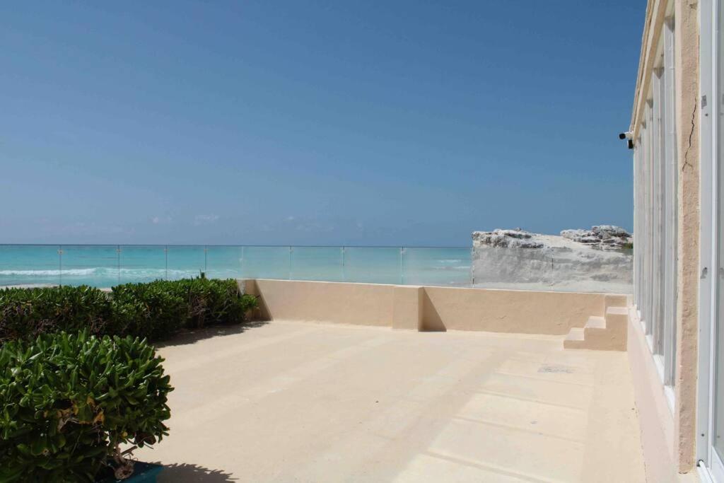 Beach Front Renewed Apartment 칸쿤 외부 사진